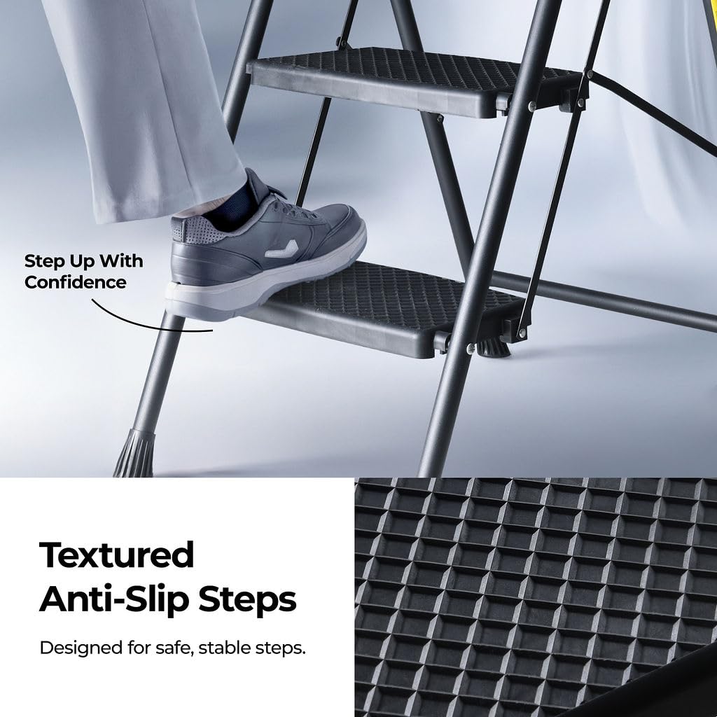 Folding Step Ladder with Anti-Slip Pedal N68850