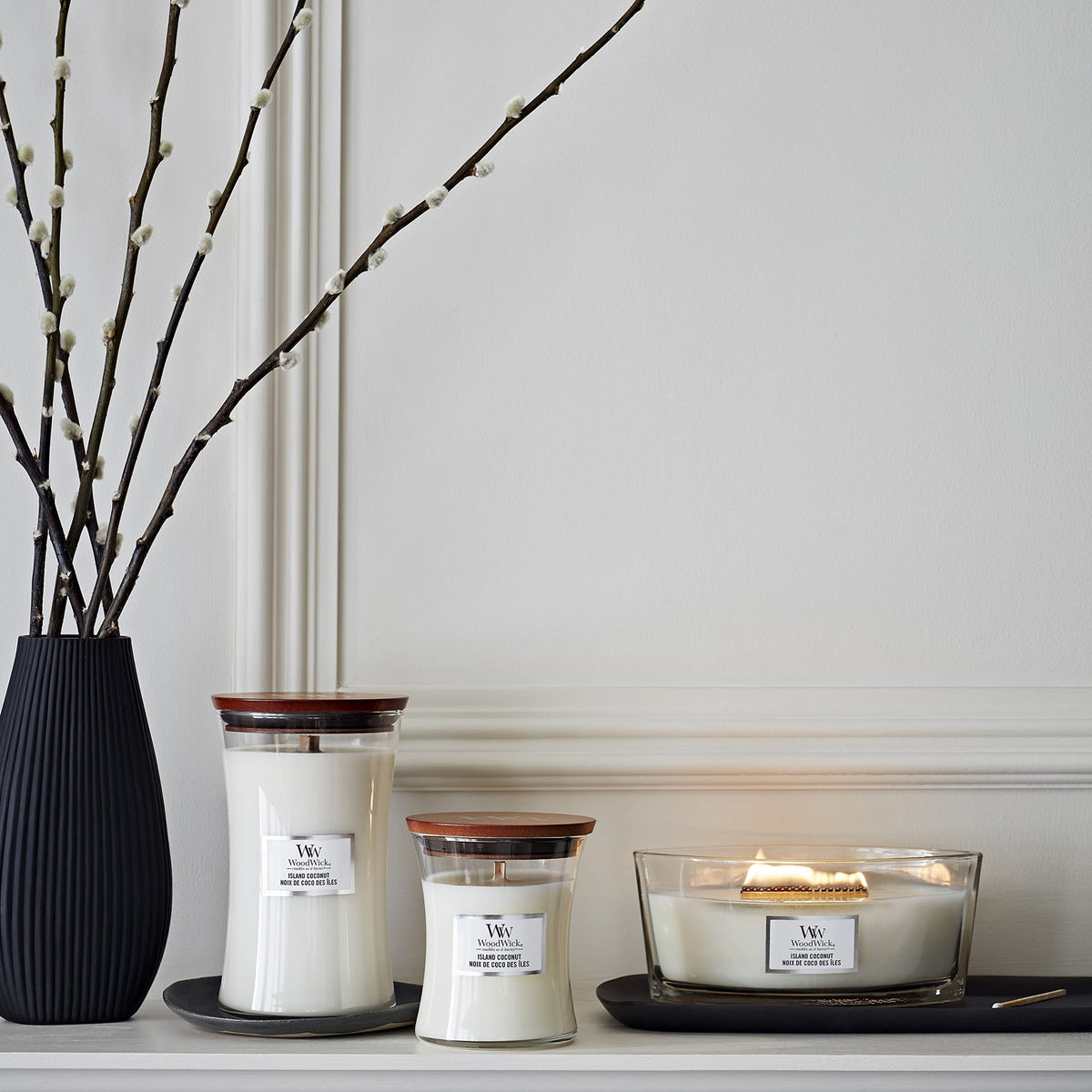 Island Coconut Scented Candle with Crackling Wick C8609
