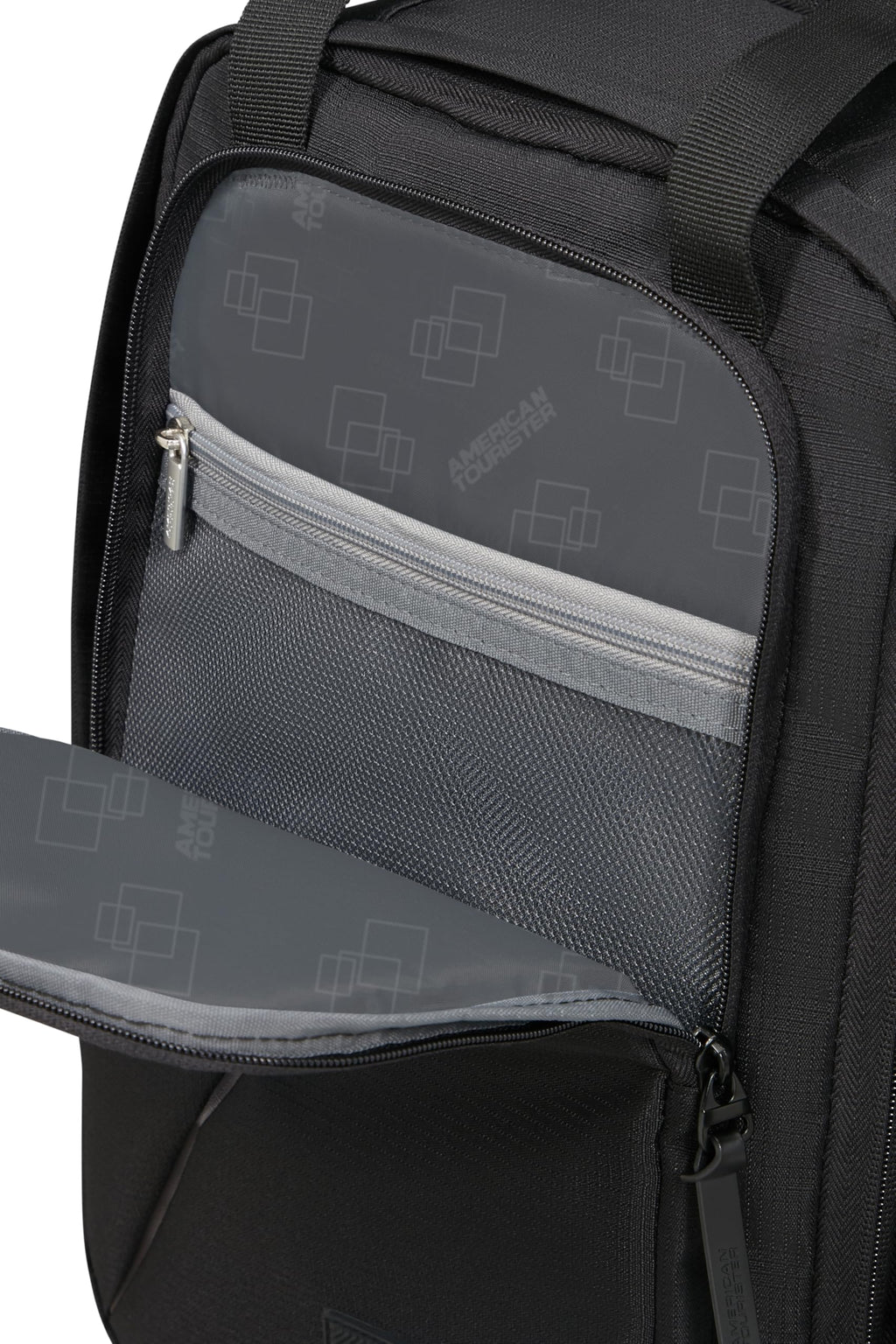 Black 38 L Wheeled Cabin Bag F93577